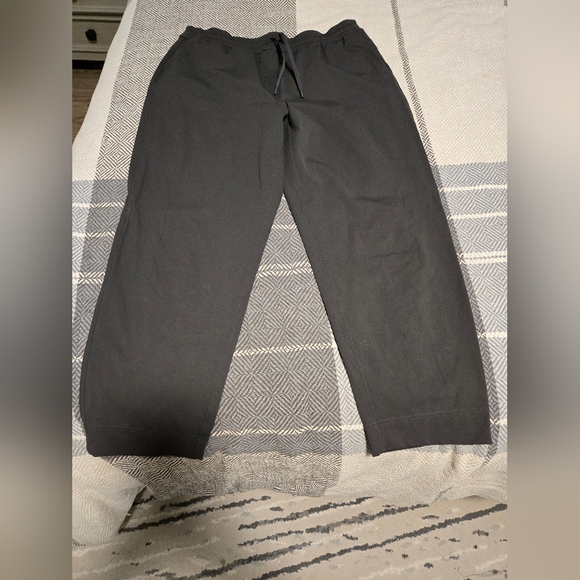 Lululemon pants - Picture 1 of 4